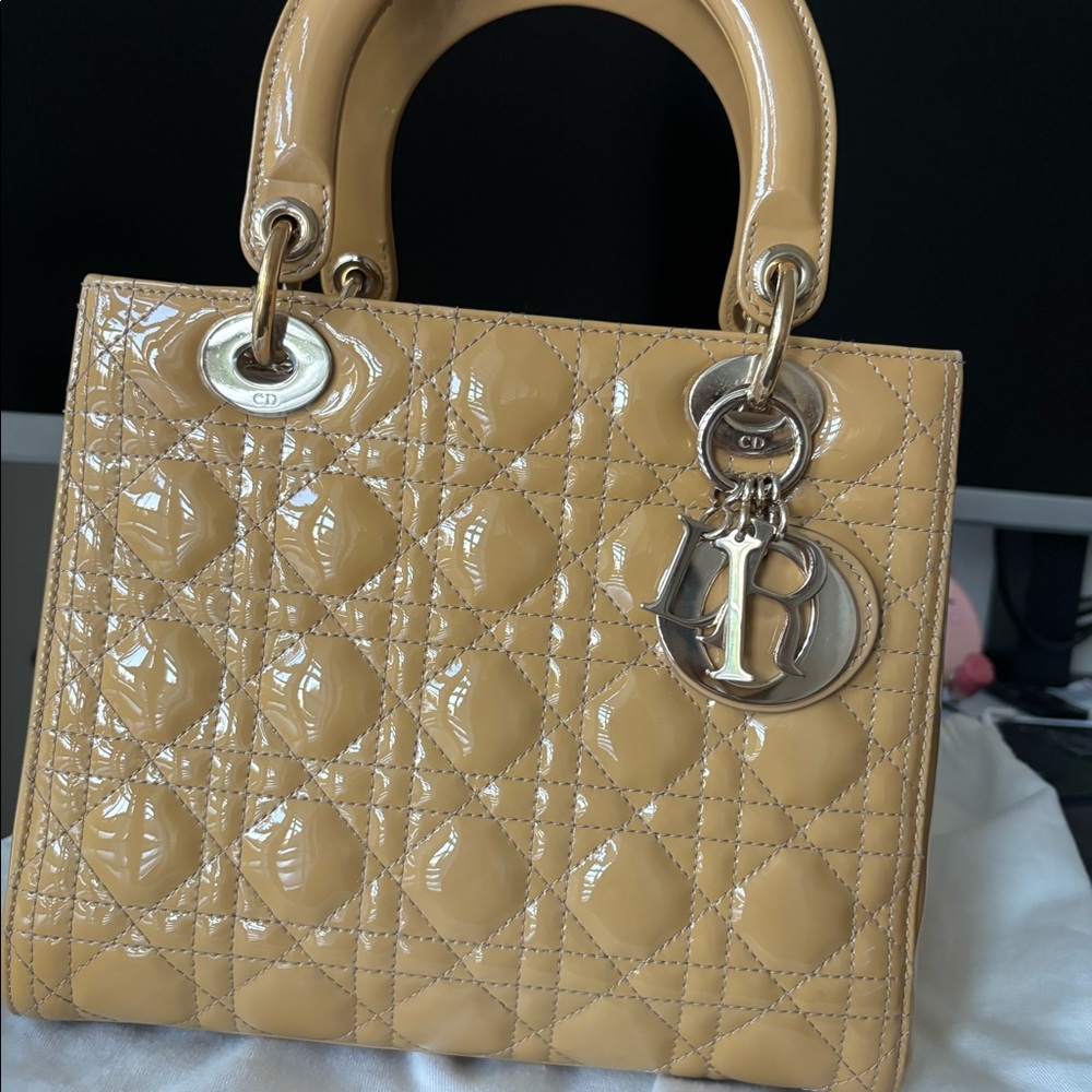 Christian Dior authentic Patent Medium Lady Dior Bag Beige - Picture 13 of 14